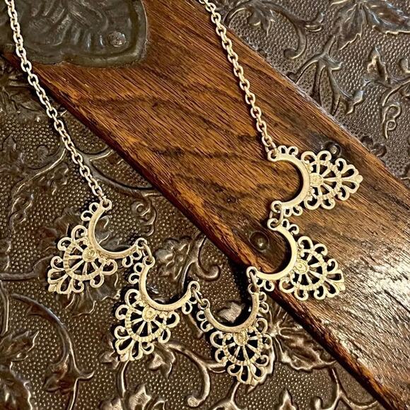 New Plunder "Ellison" Matte Gold Pedants Necklace (17.25"-20.25") - Picture 7 of 9